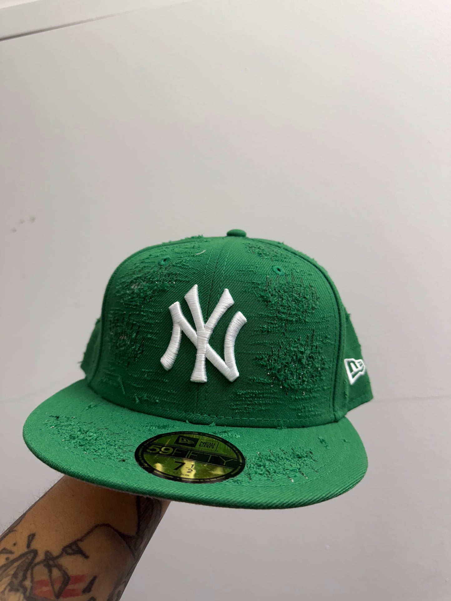 GORRA NY (7 1/2) by “BUZZIN CLOUT” (Personalizada)